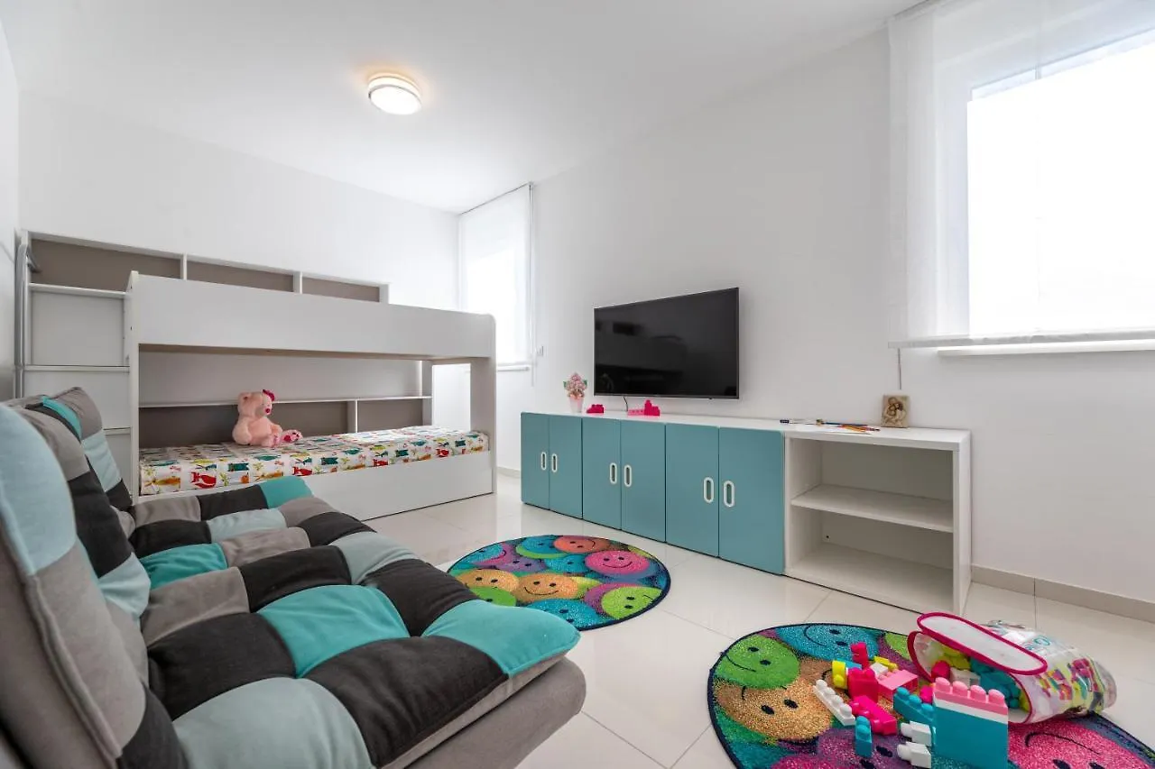 Apartment Tomi By El-Pi Tours Malinska