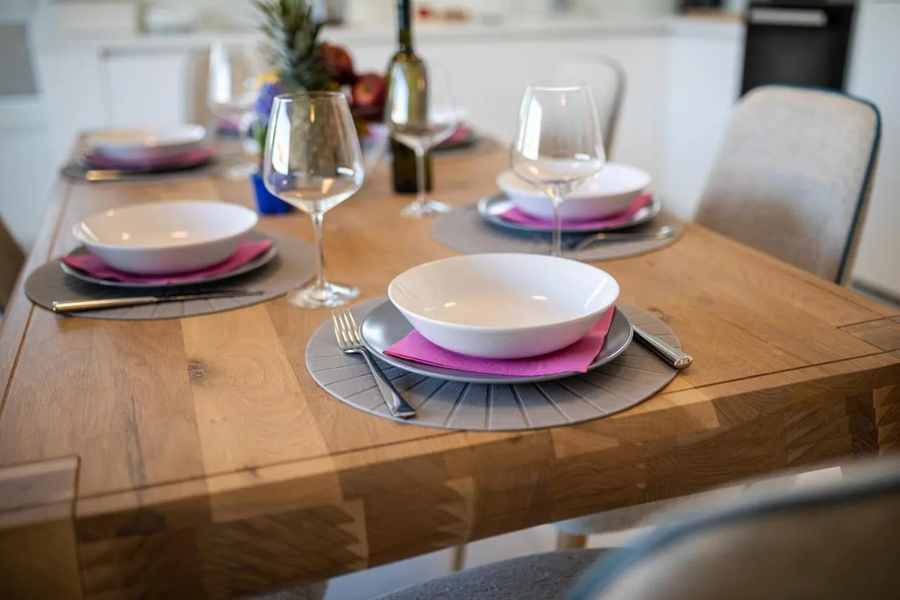 Apartment Tomi By El-Pi Tours Malinska Croatia