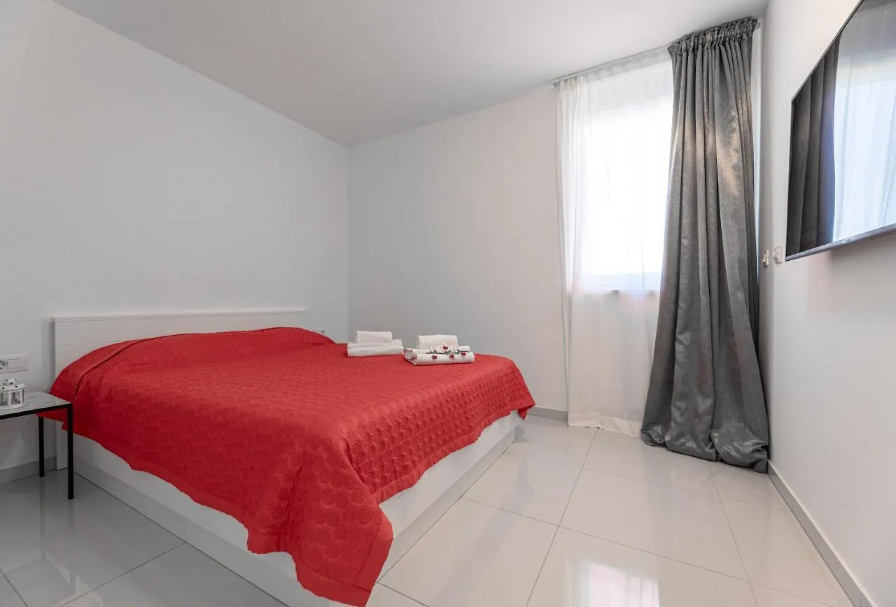 Apartment Tomi By El-Pi Tours Malinska