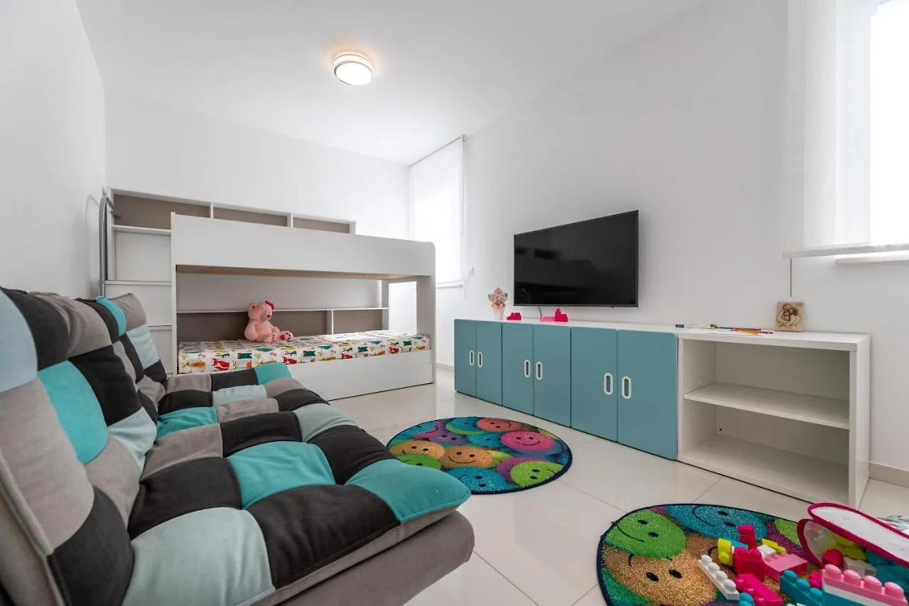 Apartment Tomi By El-Pi Tours Malinska