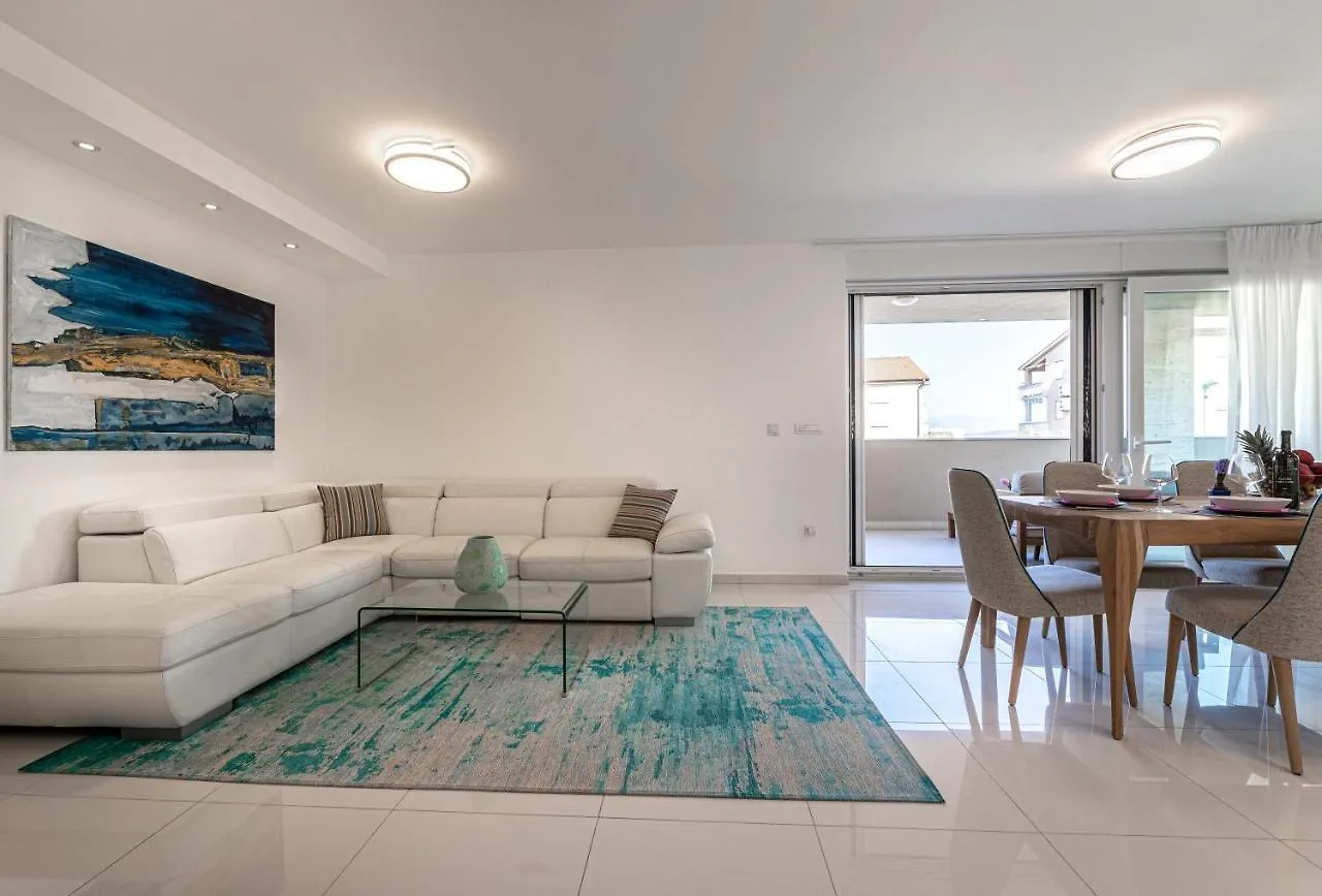 Apartment Tomi By El-Pi Tours Malinska