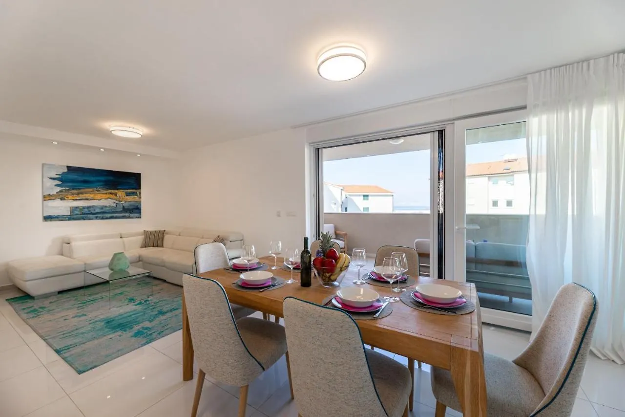 Apartment Tomi By El-Pi Tours Malinska